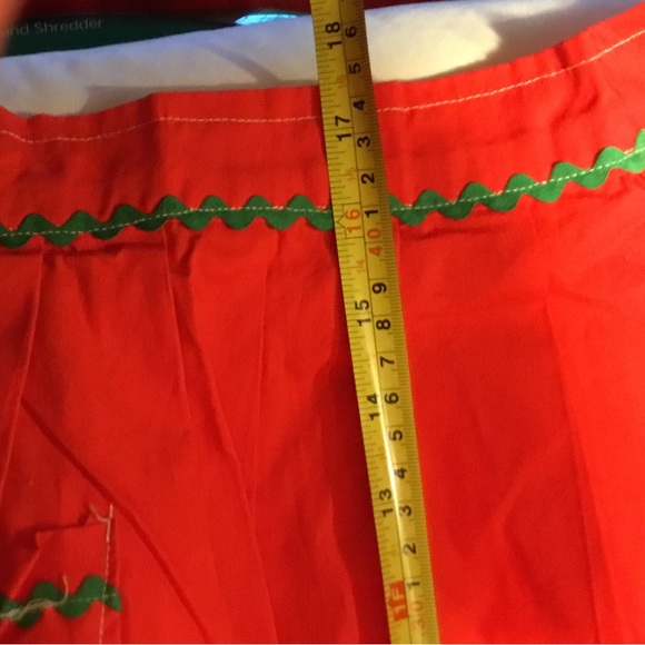💥3/$20 Christmas Red with Green-Colored RicRac Apron - Picture 4 of 5